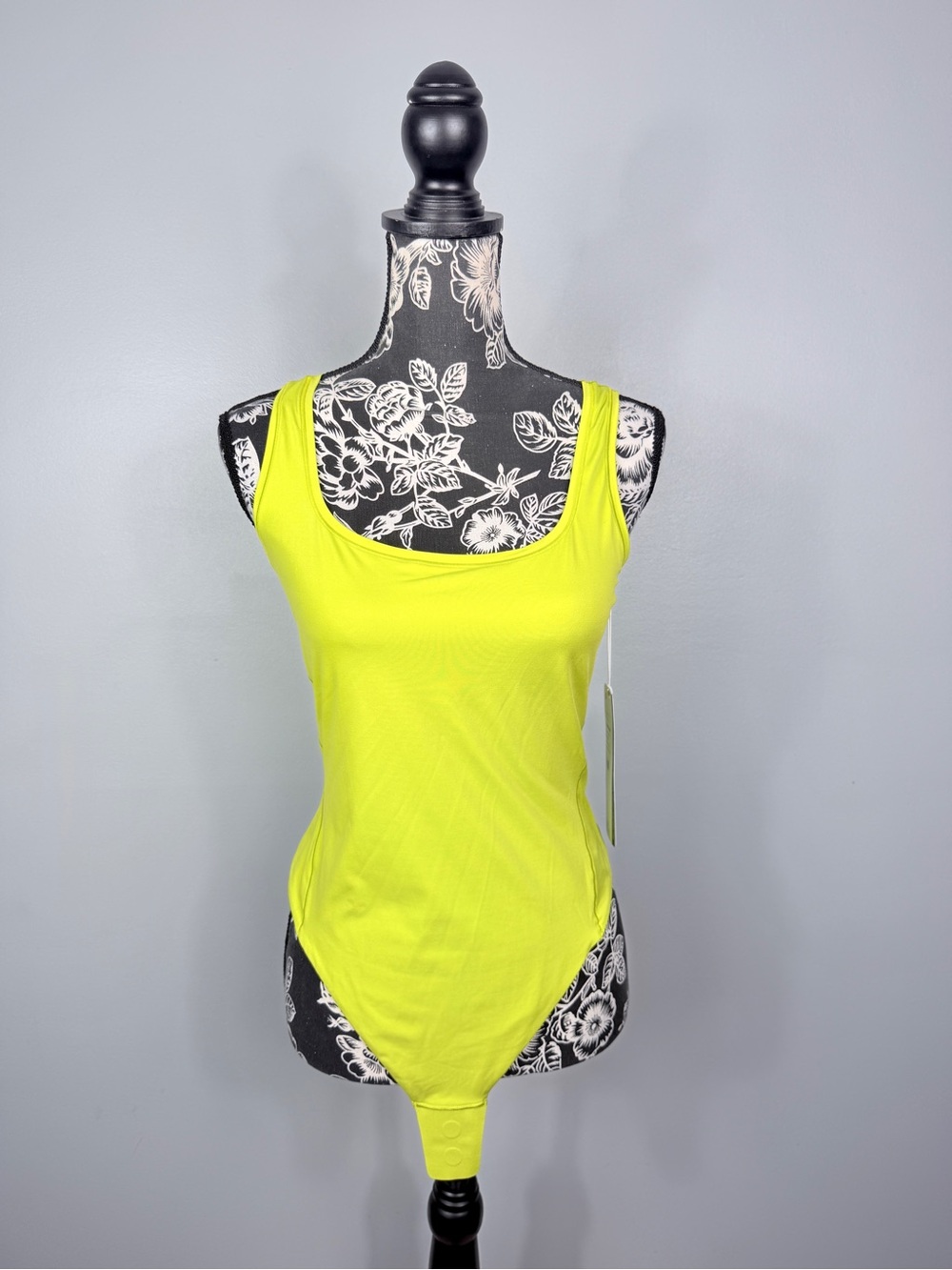 NWT Lululemon neon Wundermost ultra-soft Nulu square-neck bodysuit size large